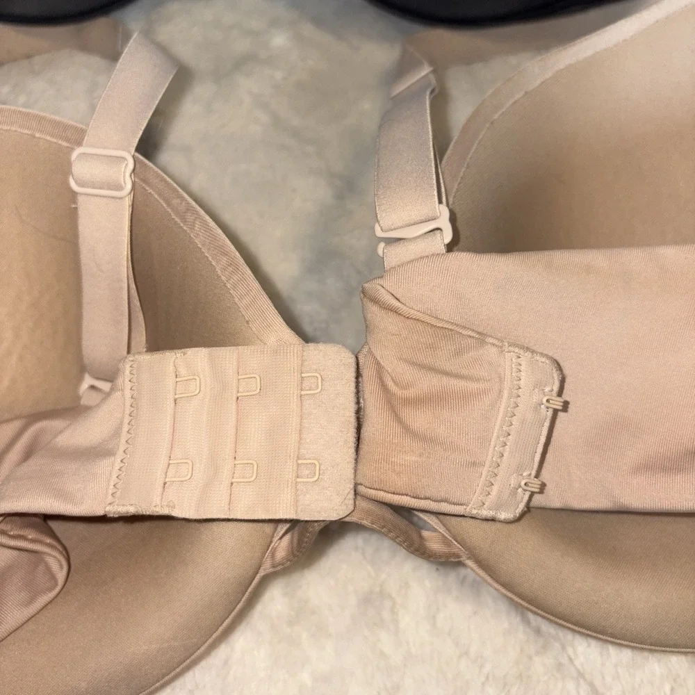 Hanes Size large Women's Back Closure Brass (2) Black/Beige - Picture 5 of 10
